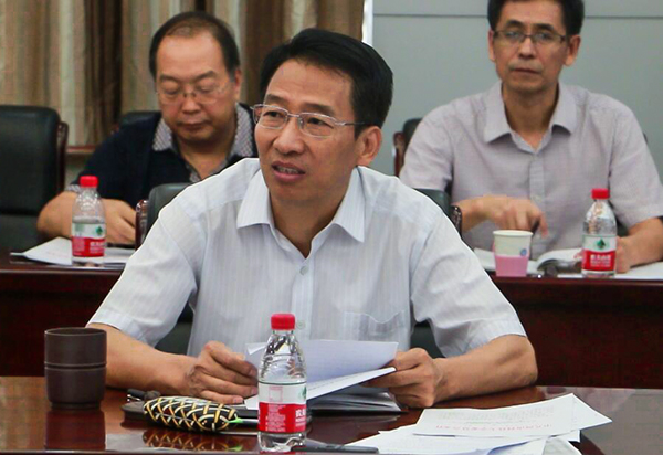 学校召开“两学一做”学习教育暨全面从严治党主体责任深化年工作推进会